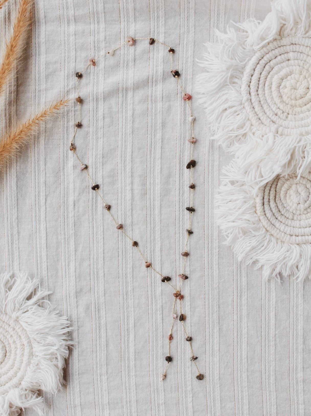 Stone lariat
