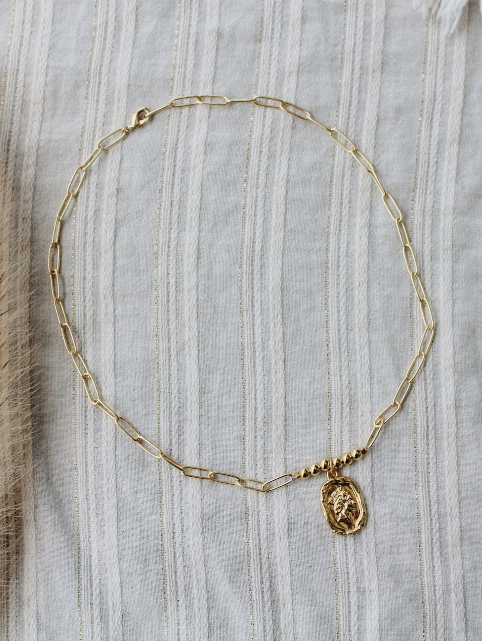 Queen Choker