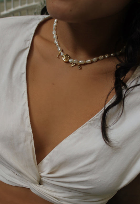 L(:VE Necklace